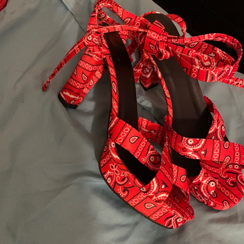 Tie around the leg red bandanna heels